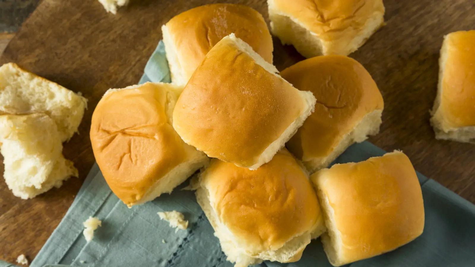 The Sweetest Pizza Alternative: Hawaiian Rolls as Crust