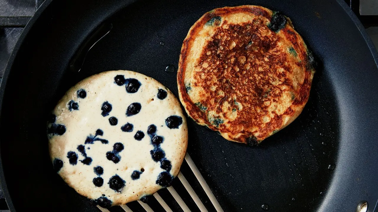 Protein-Rich Pancakes Made Without Powder Keep You Full Until Lunch