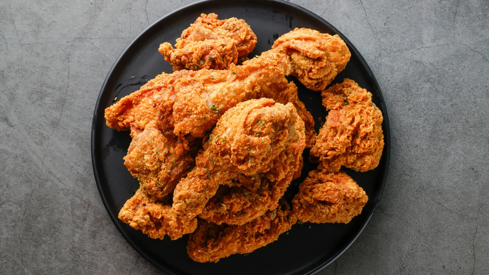 Make Fried Chicken Unforgettable With This Sweet And Spicy Condiment