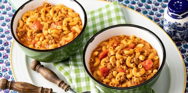 Cozy Goulash Recipe Delivers Warm Pasta and Meat Comfort