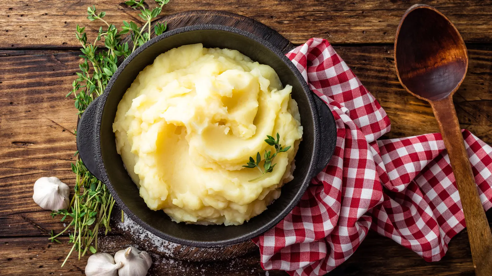 This Creamy Sauce Is Typically For Pasta, But It Belongs In Your Mashed Potatoes