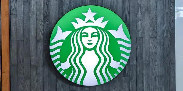 Starbucks Honey Deuce Copycat Drink Costs Almost As Much As Original