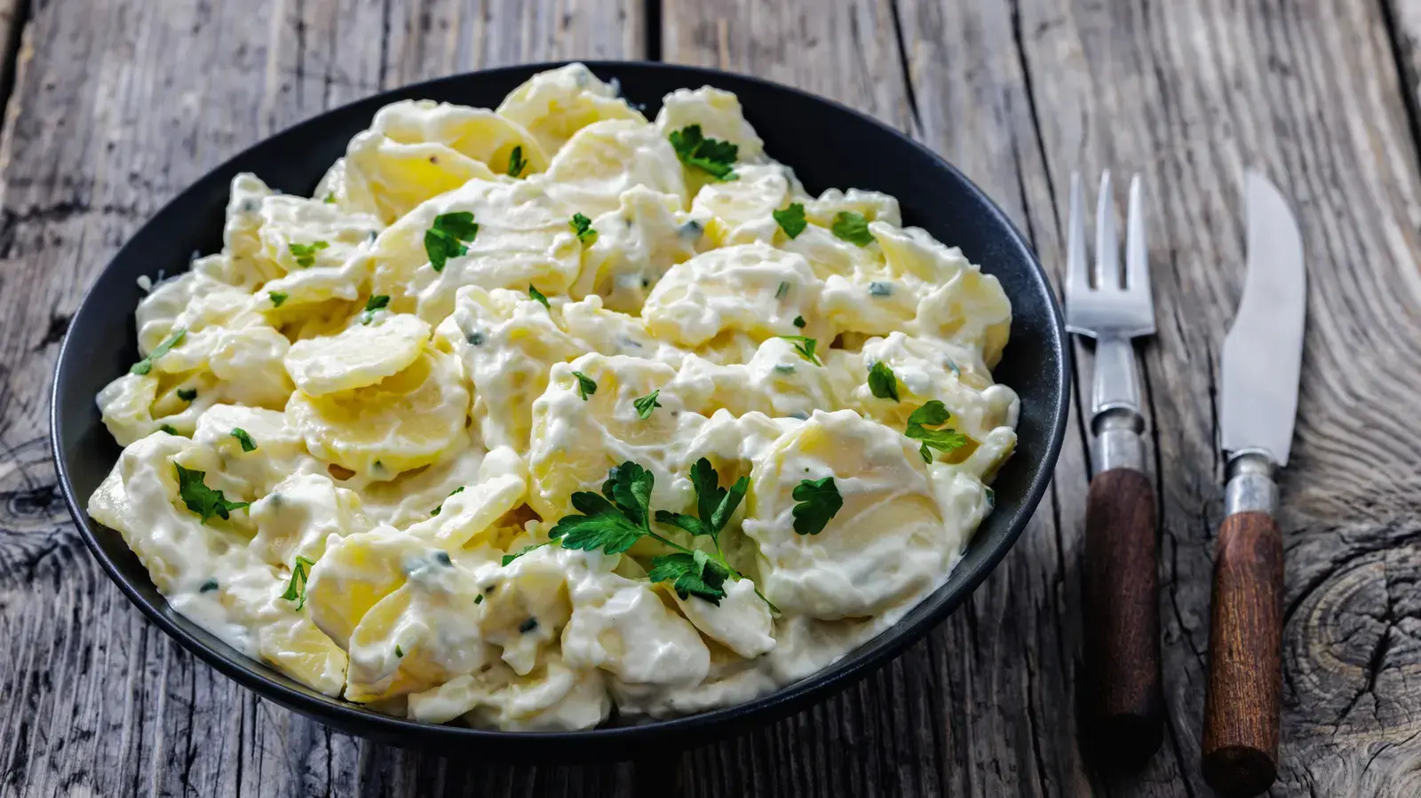 The secret to an extremely creamy potato salad: the French ingredient that changes everything