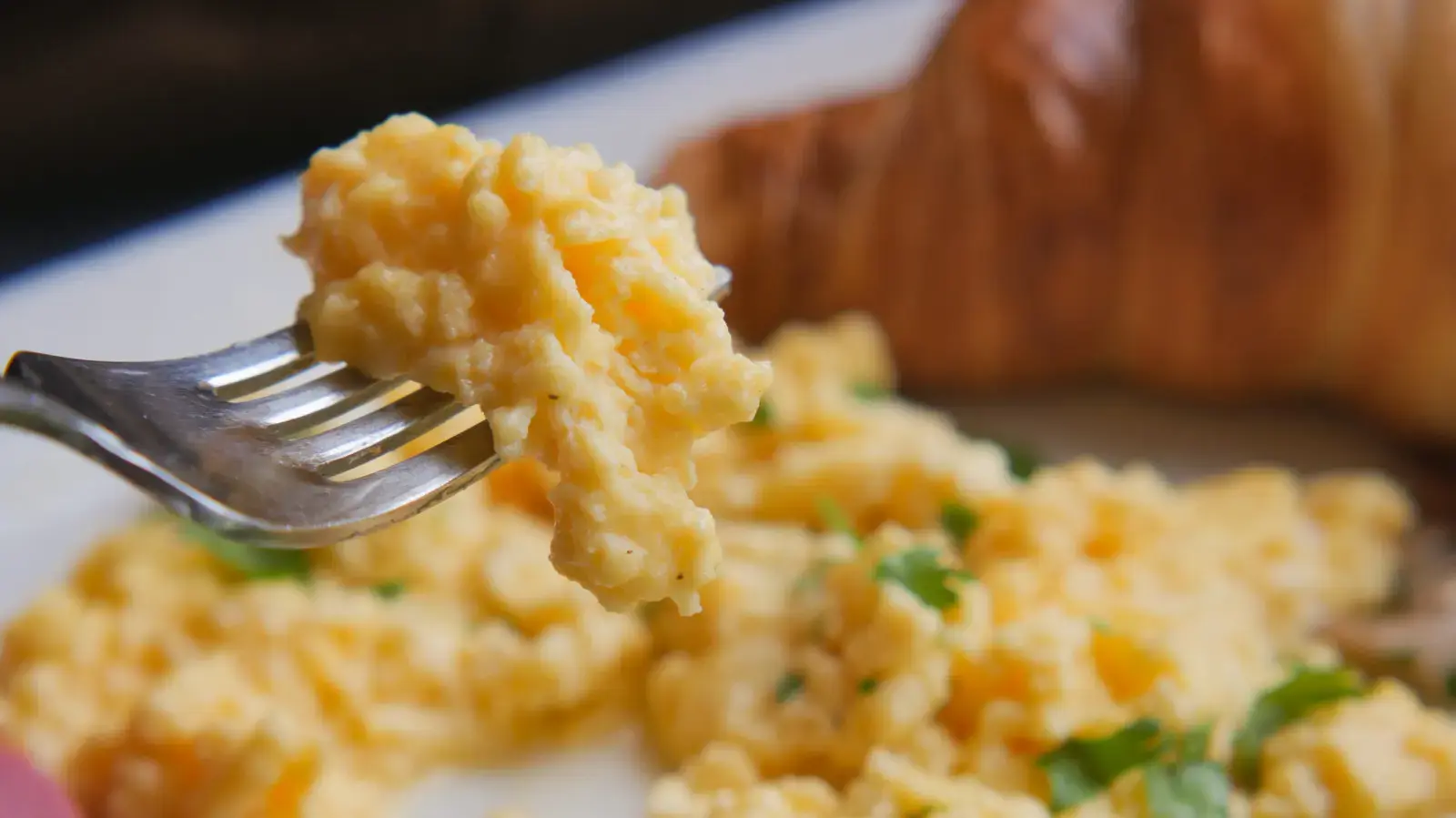Turn Scrambled Eggs Into a More Filling Meal With One Simple Addition