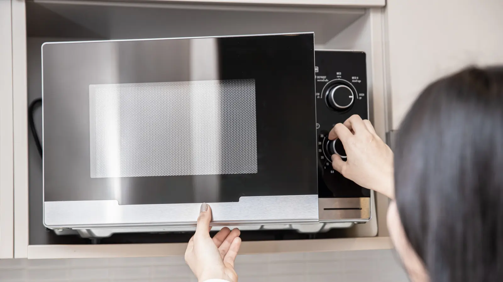 8 Disadvantages Of Using A Microwave