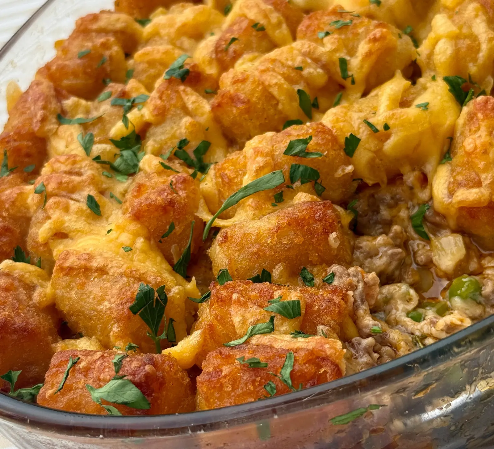 Midwestern Tater Tot Casserole Becomes a Family Favorite Across the Heartland