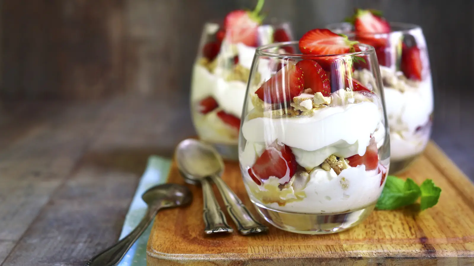 Eton Mess Gets a Protein‑Packed Twist with Greek Yogurt