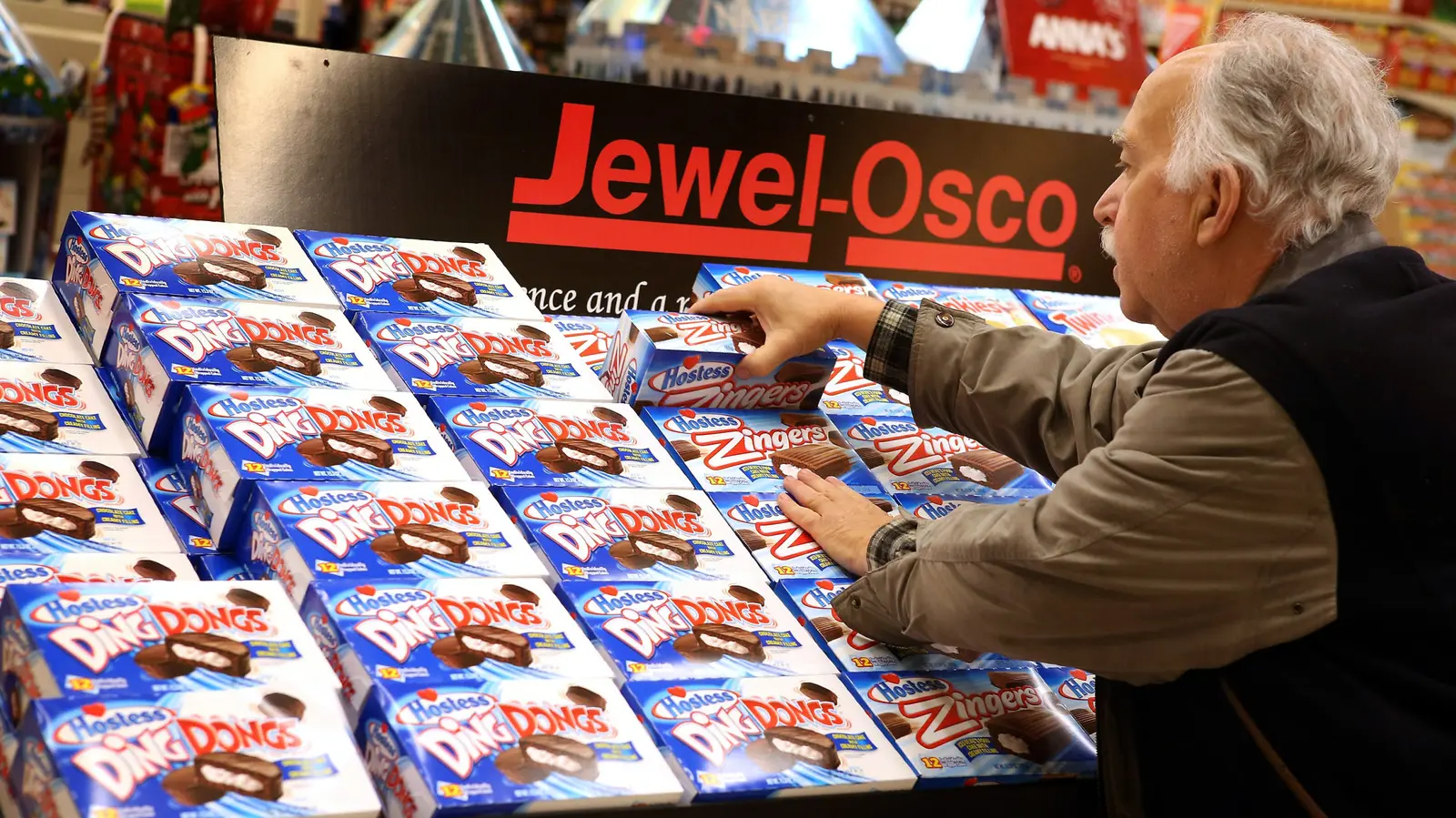 The Sweet Legacy: America’s 12 Most Iconic Snack Cakes