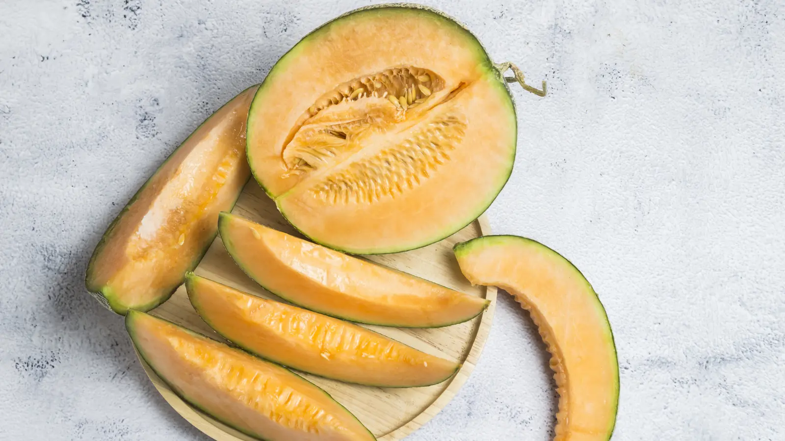 Not Tajín: A Dash Of This Seasoning Is All Cantaloupe Needs For A Major Flavor Boost