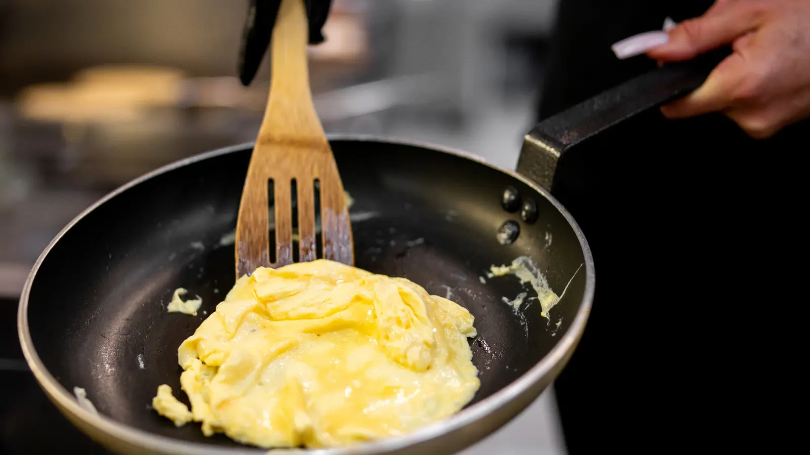 Heartier Scrambled Eggs: Add Fiber‑Rich Canned Beans for a Quick Boost