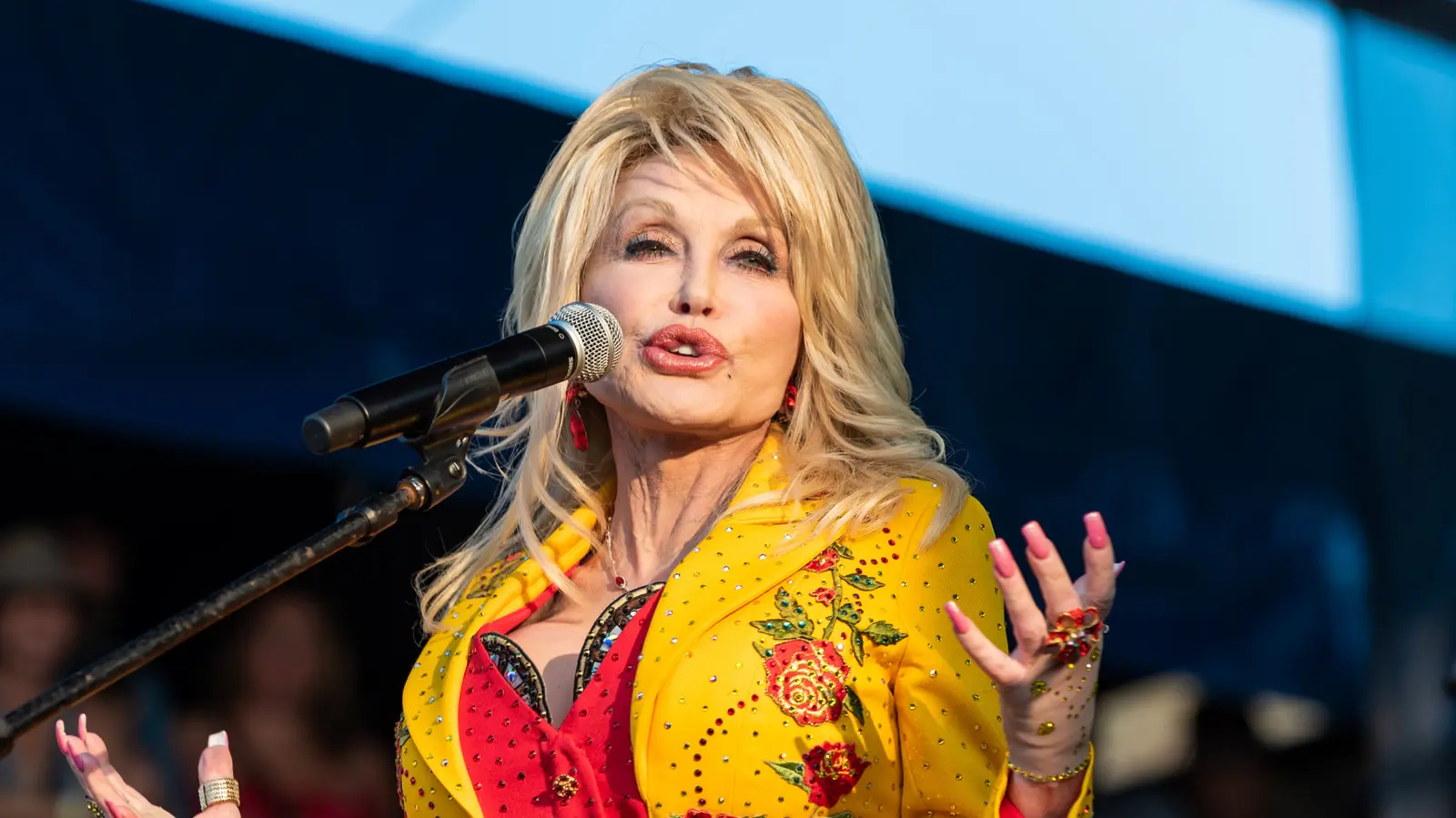Dolly Parton's Simple 5-Layer Casserole Gains Attention After Her Passing