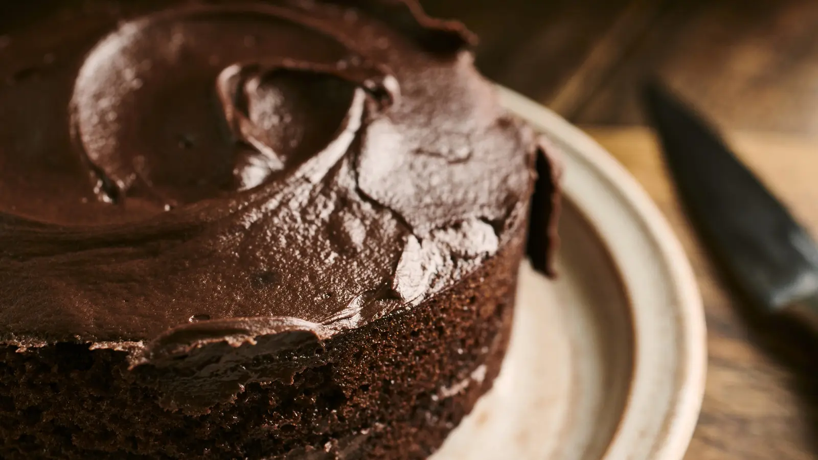 Duncan Hines vs. Betty Crocker: Which Classic Chocolate Cake Mix Is Healthier?