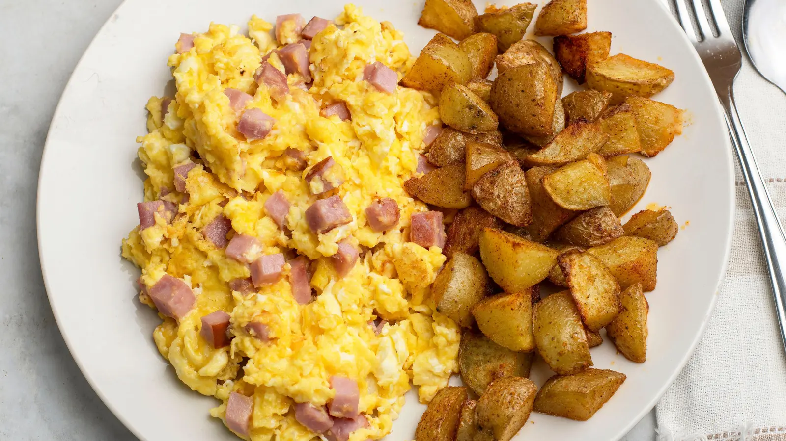 Fall‑Seasoned Scrambled Eggs Get a Fresh Side