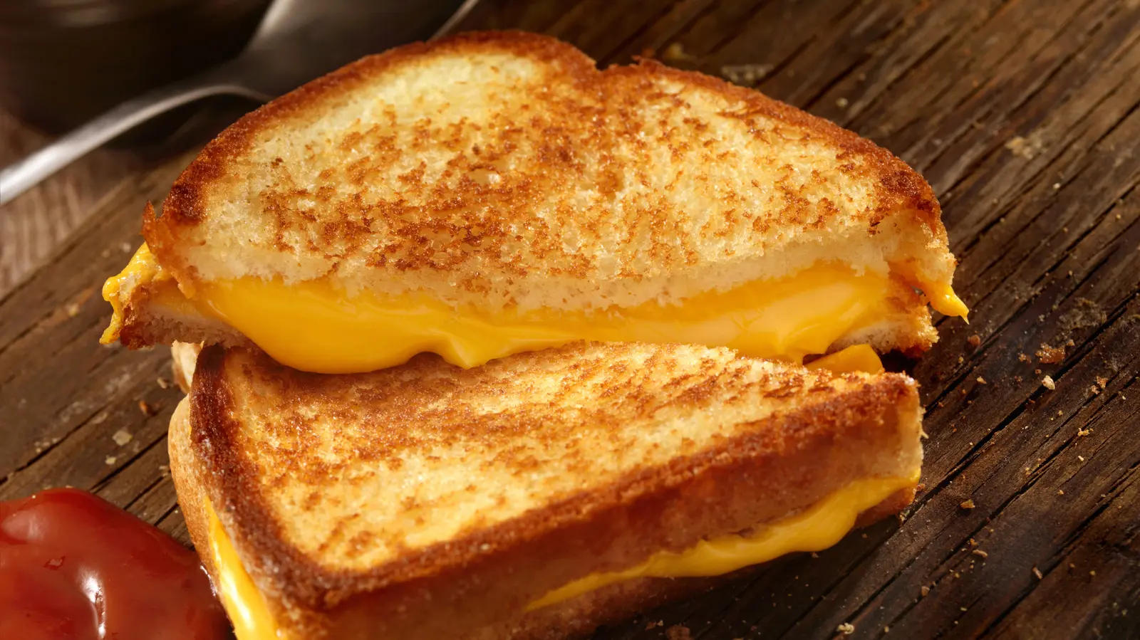 Give Grilled Cheese The French Toast Treatment With This Canned Soup