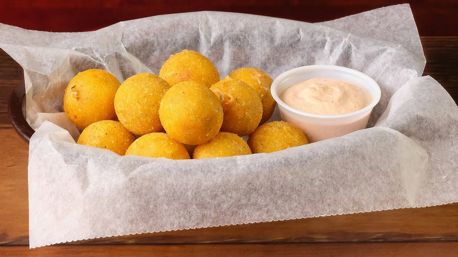Spicy Jalapeño Cheese Dip Recreates Popular Steakhouse Appetizer