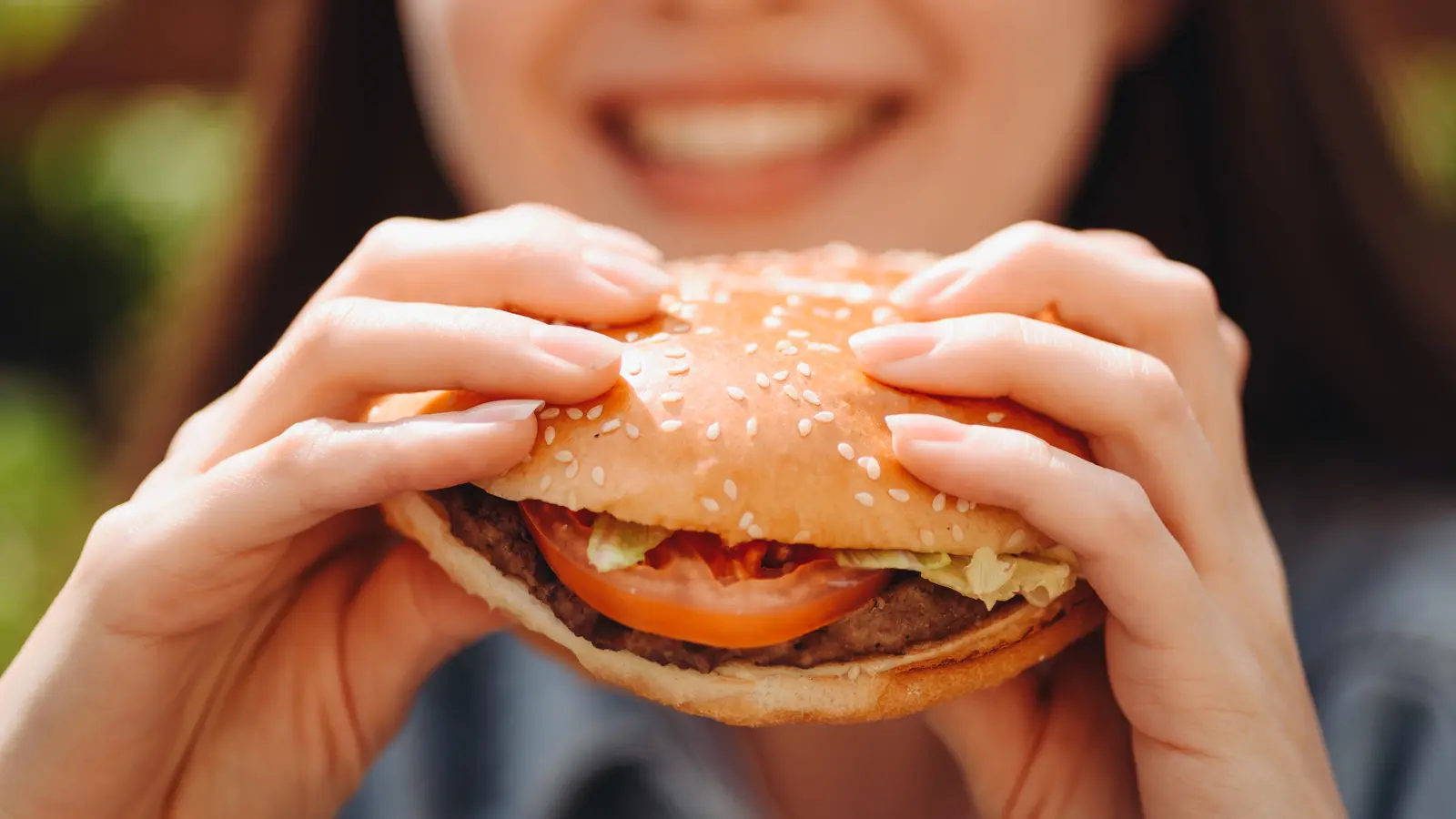 In-N-Out vs Shake Shack: Which Fast-Food Burger Wins on Nutrition?