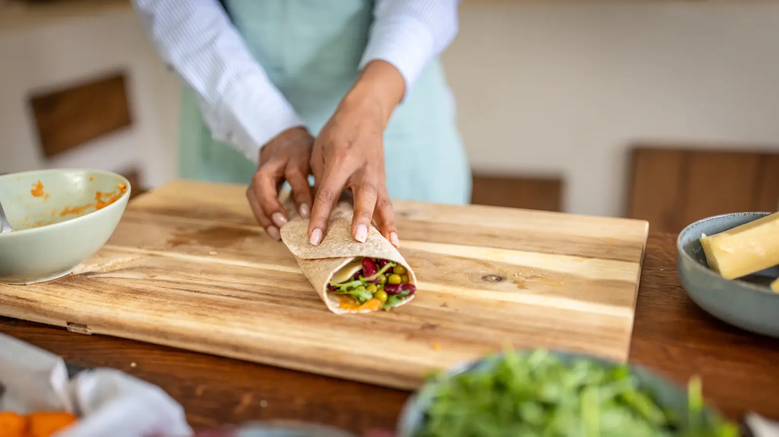 If You Have This Canned Stew And Tortillas, You Have Burritos In An Instant