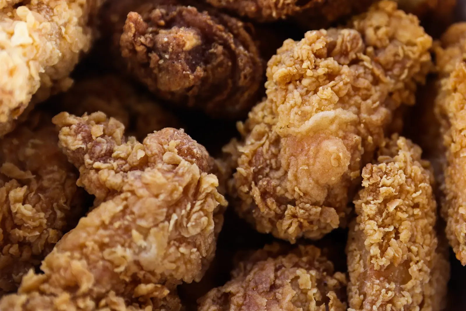 KFC and Popeyes Clash Over 8‑Piece Meal Value