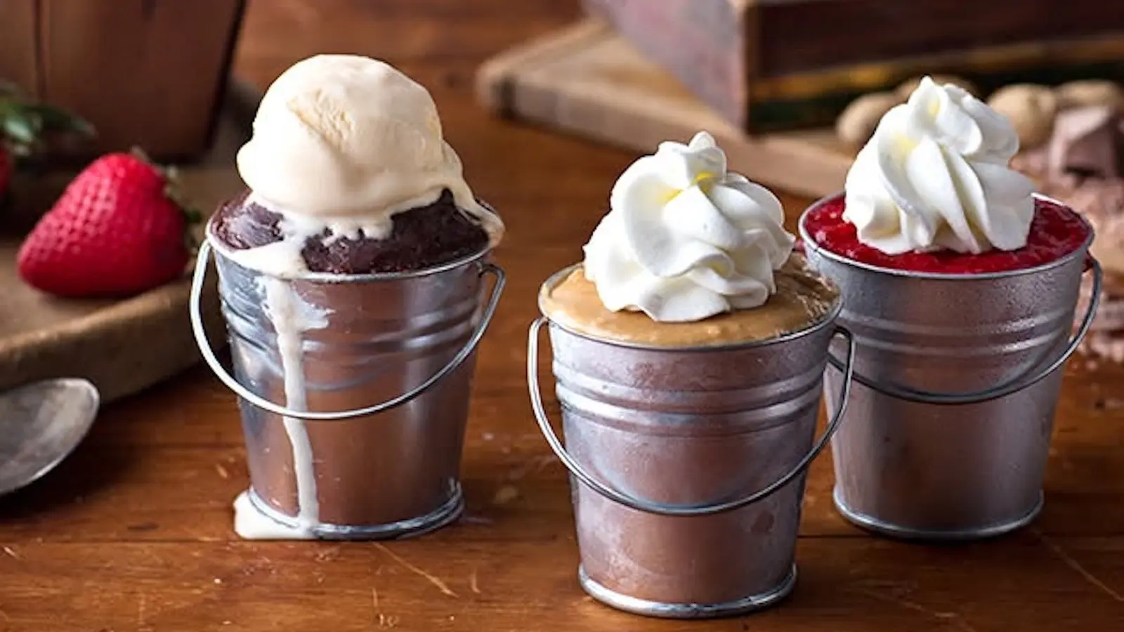 Logan’s Roadhouse Delivers a Fresh Chocolate Delight After the Steak