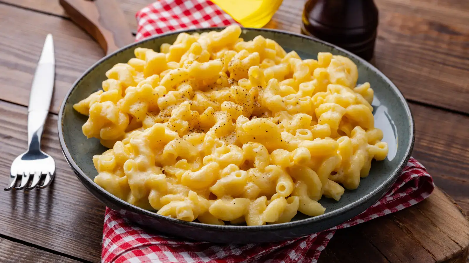 Make Mac and Cheese Extra Creamy With One Tangy Addition