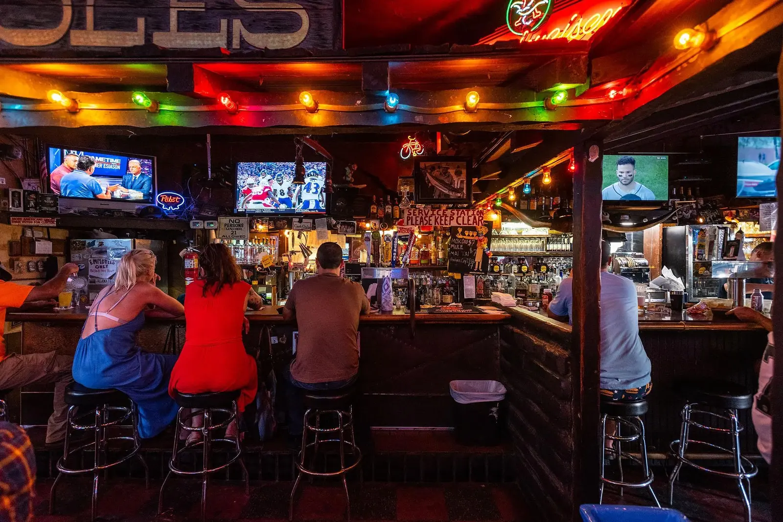 Birthday Bash Turns Into Beach Bar Crawl in Southern California