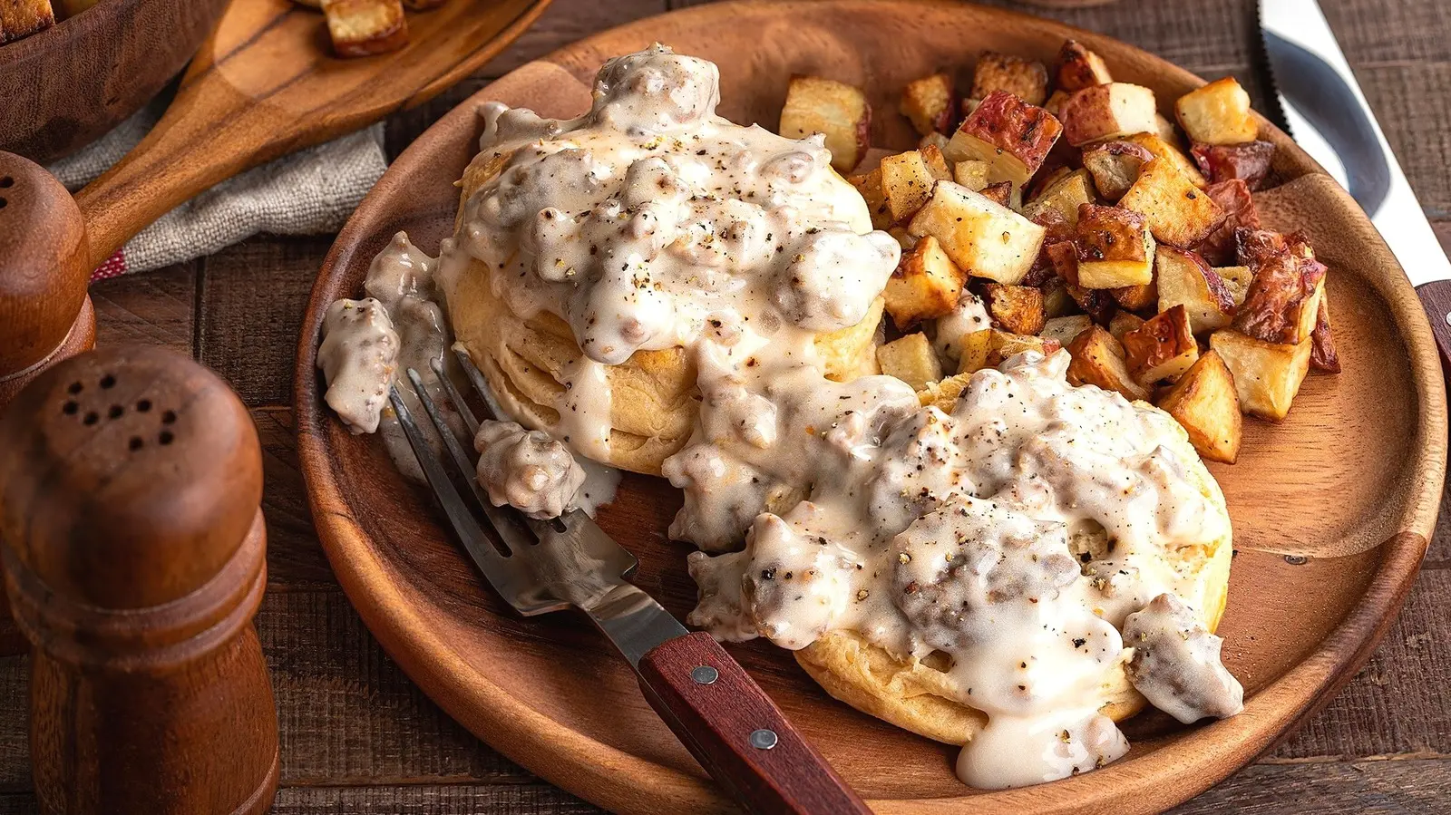 The Mess‑Free Trick That Turns Biscuits and Sausage Gravy Into a Portable Breakfast