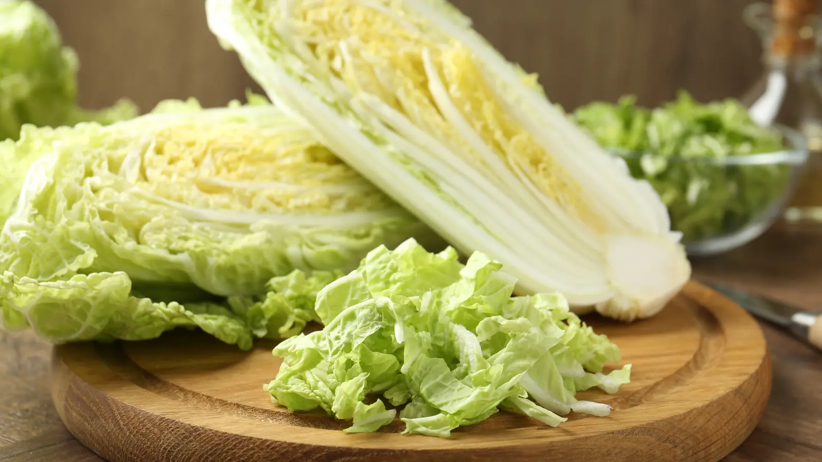A Simple Japanese-Style Pork and Cabbage Stew for Home Cooks
