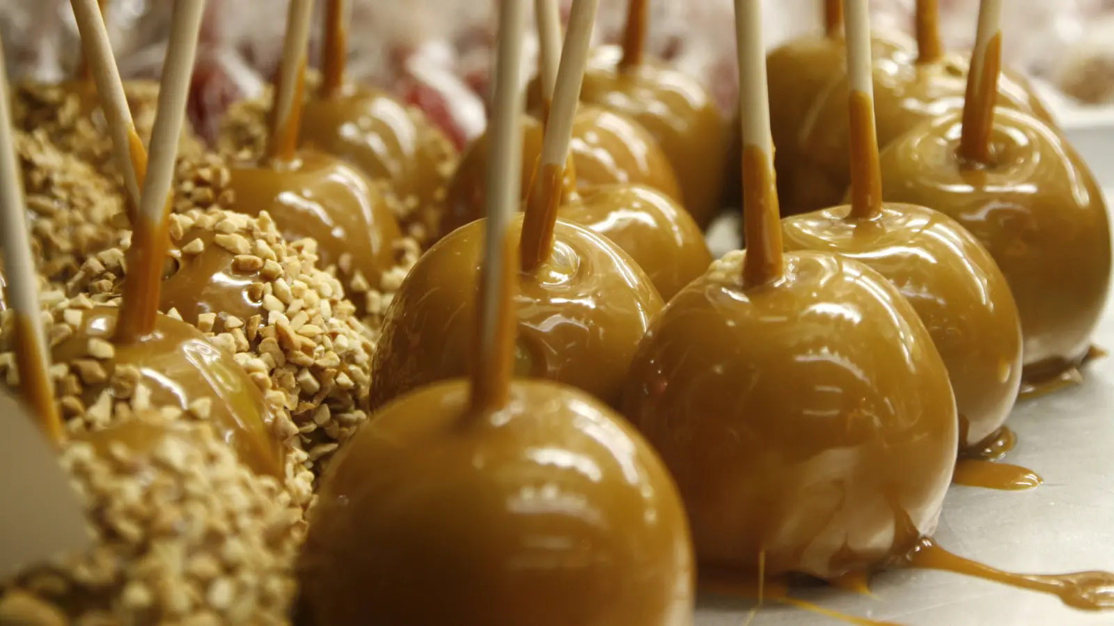 A Pinch of MSG Transforms Caramel Apples Into Balanced Fall Treats
