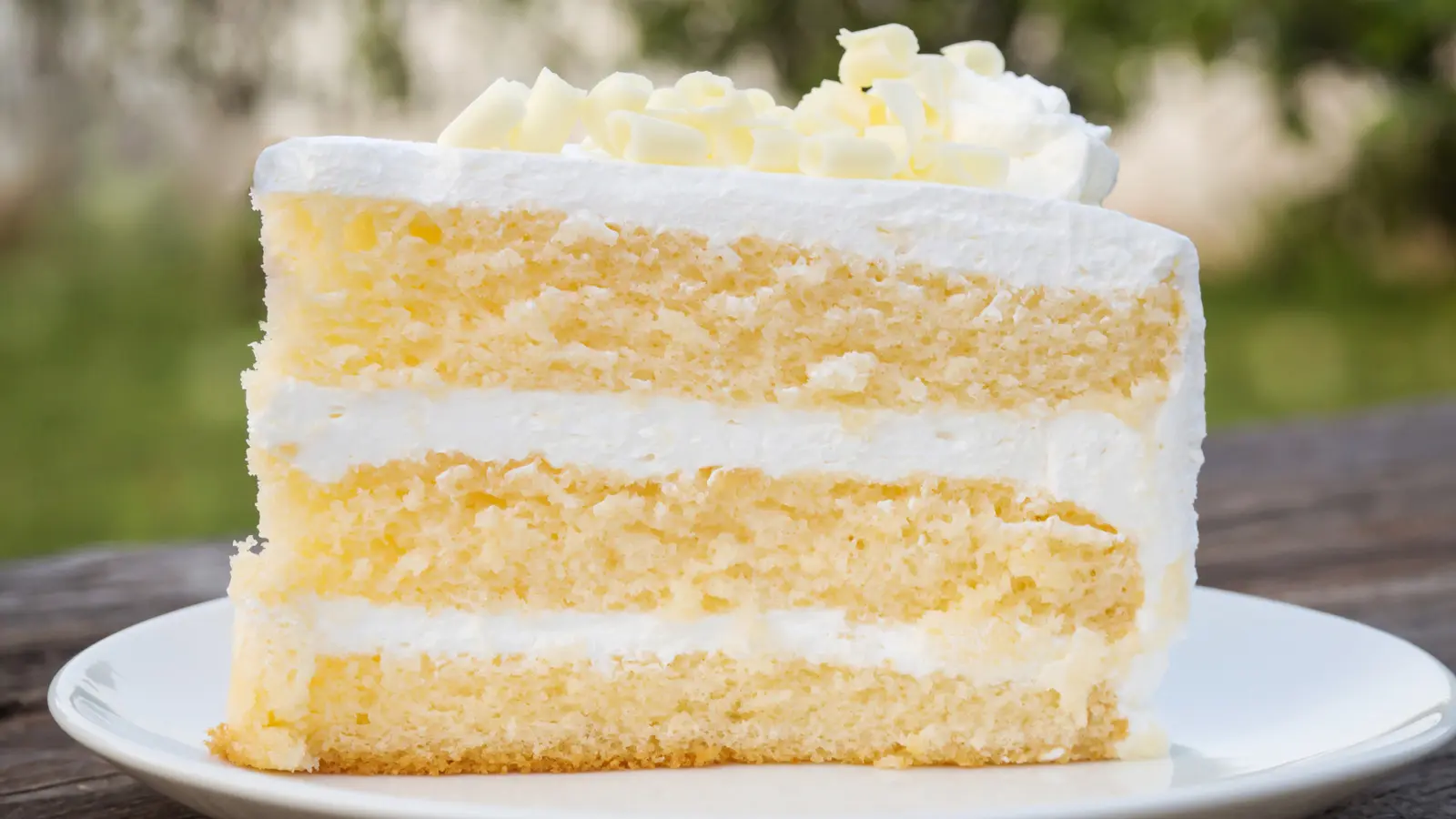 This Fruity Pillsbury Cake Mix Outshines Funfetti, Yellow, And Devil's Food