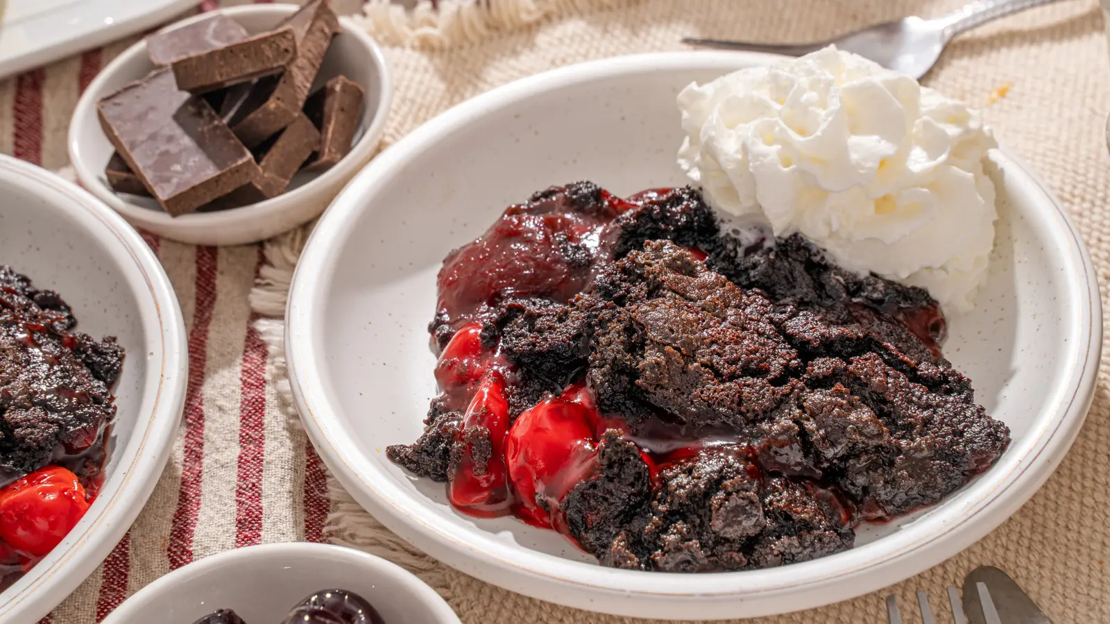 Quick & Decadent Dump Cake: A Chocolate Lover’s Shortcut