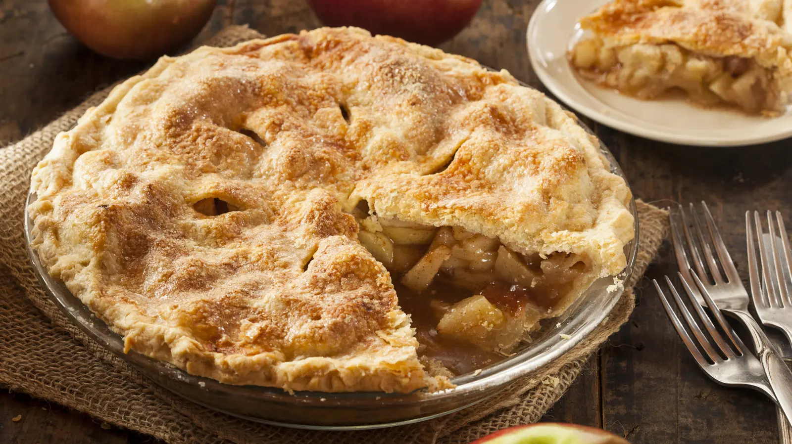 The Secret Ingredient That Turns Apple Pie Into Caramel Delight