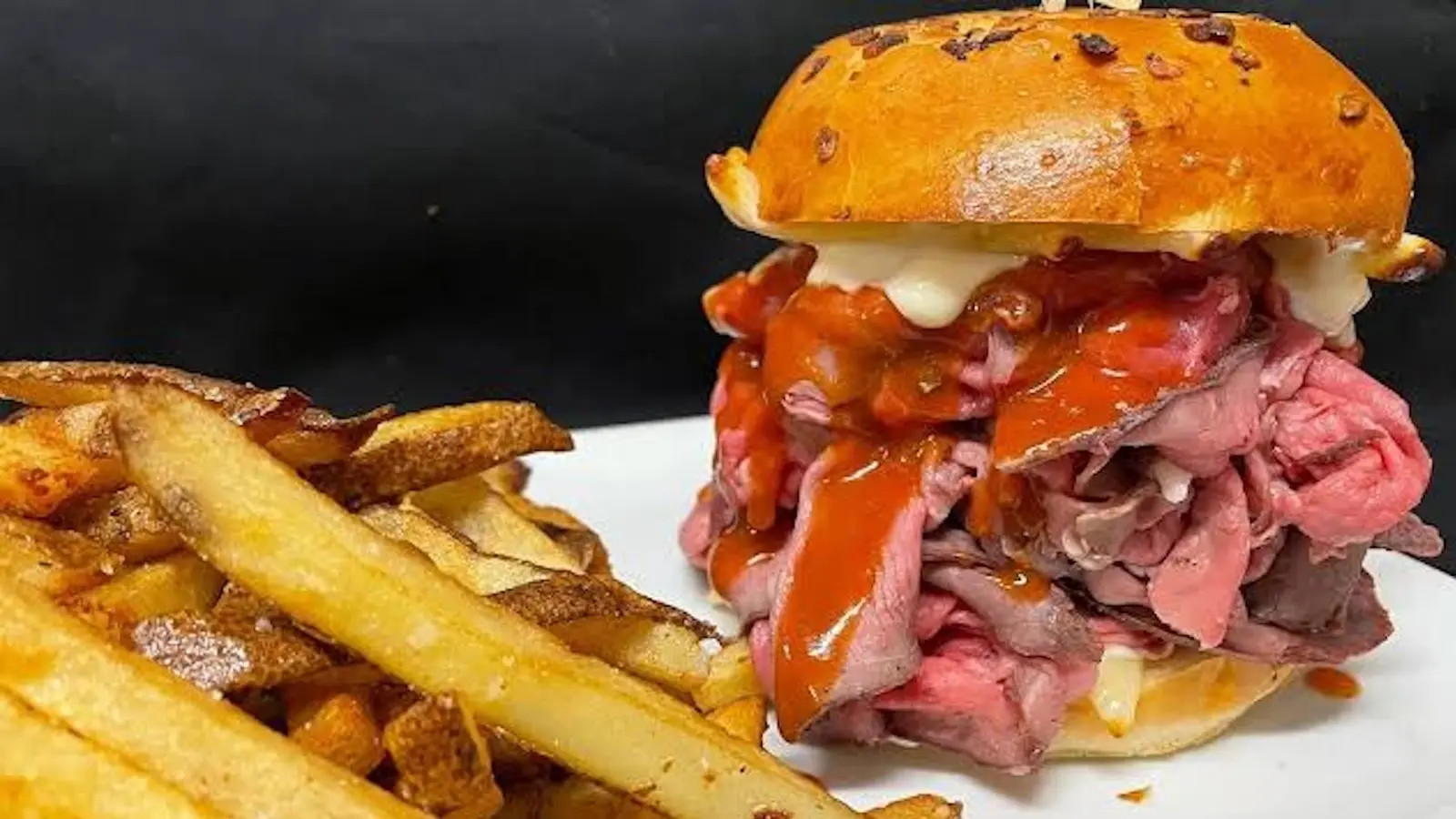 The Three Toppings Defining The North Shore Roast Beef Sandwich