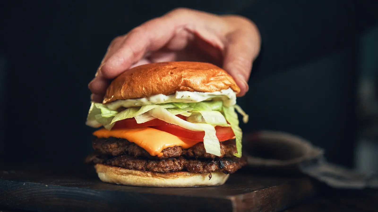 The Unexpected Topping That Transforms Burgers With Unbeatable Flavor