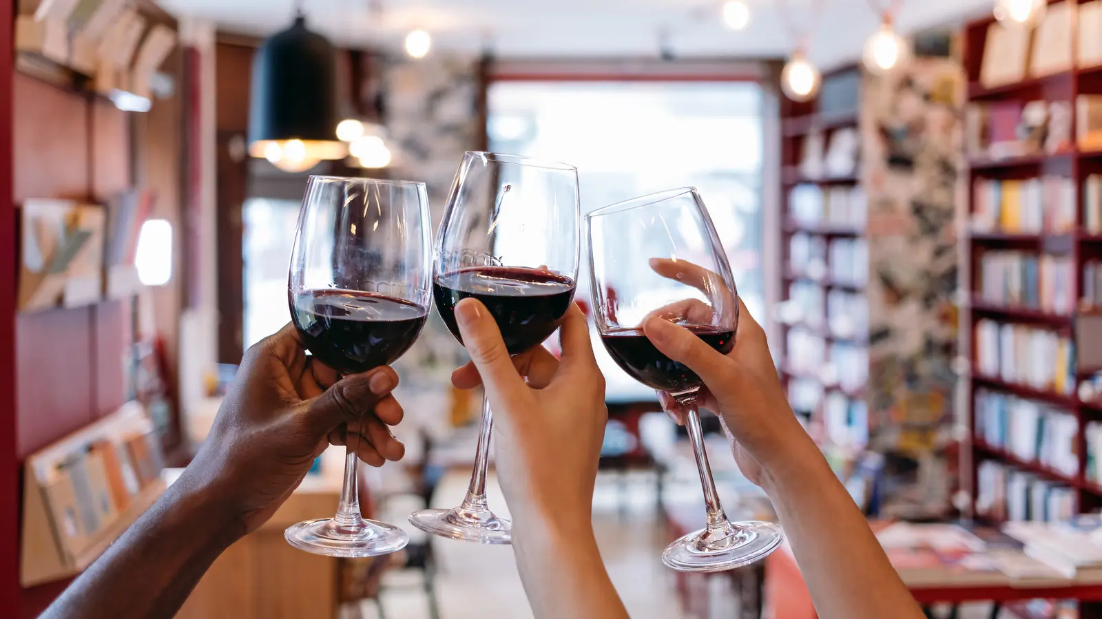 Literary Escapes: Top US Dining Destinations for Book Lovers