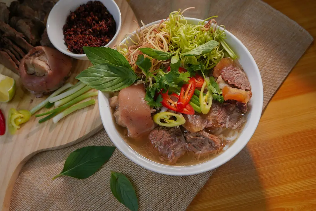Vietnamese Vermicelli Bowl (Bun) Offers Balanced Home Meal